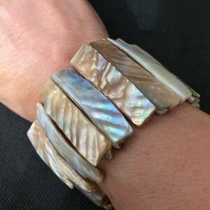 Vintage Mother of pearl expandable bracelet
